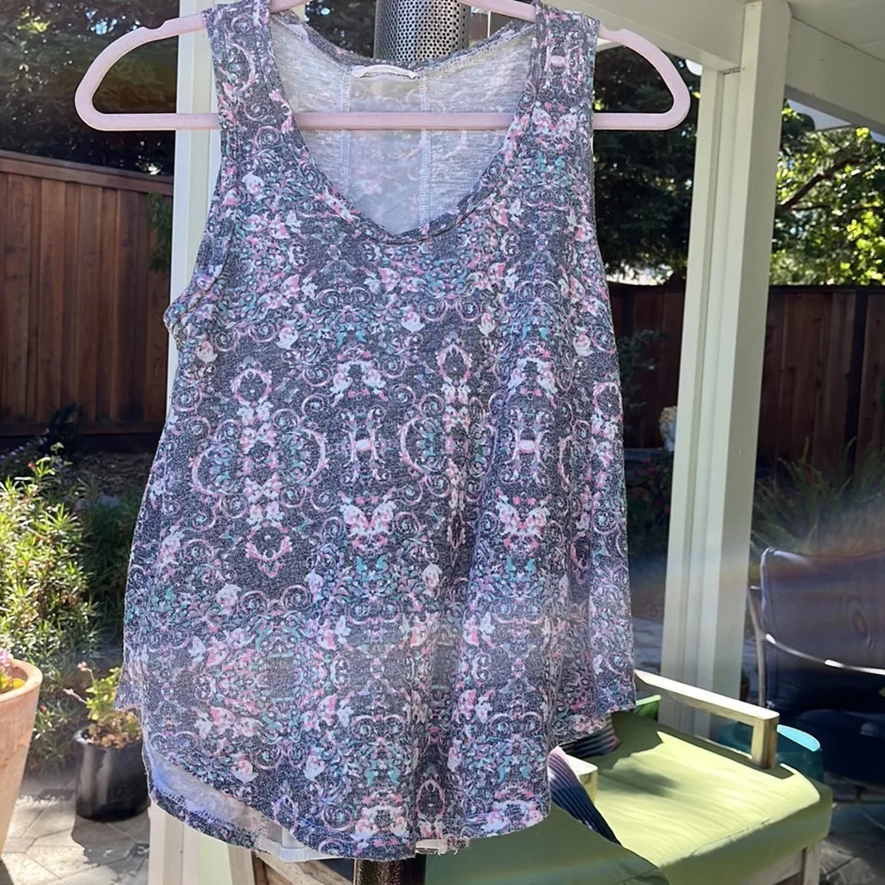 LUSH size XS sleeveless, flowy summer top, sheer detail in back- spring … - Picture 1 of 7